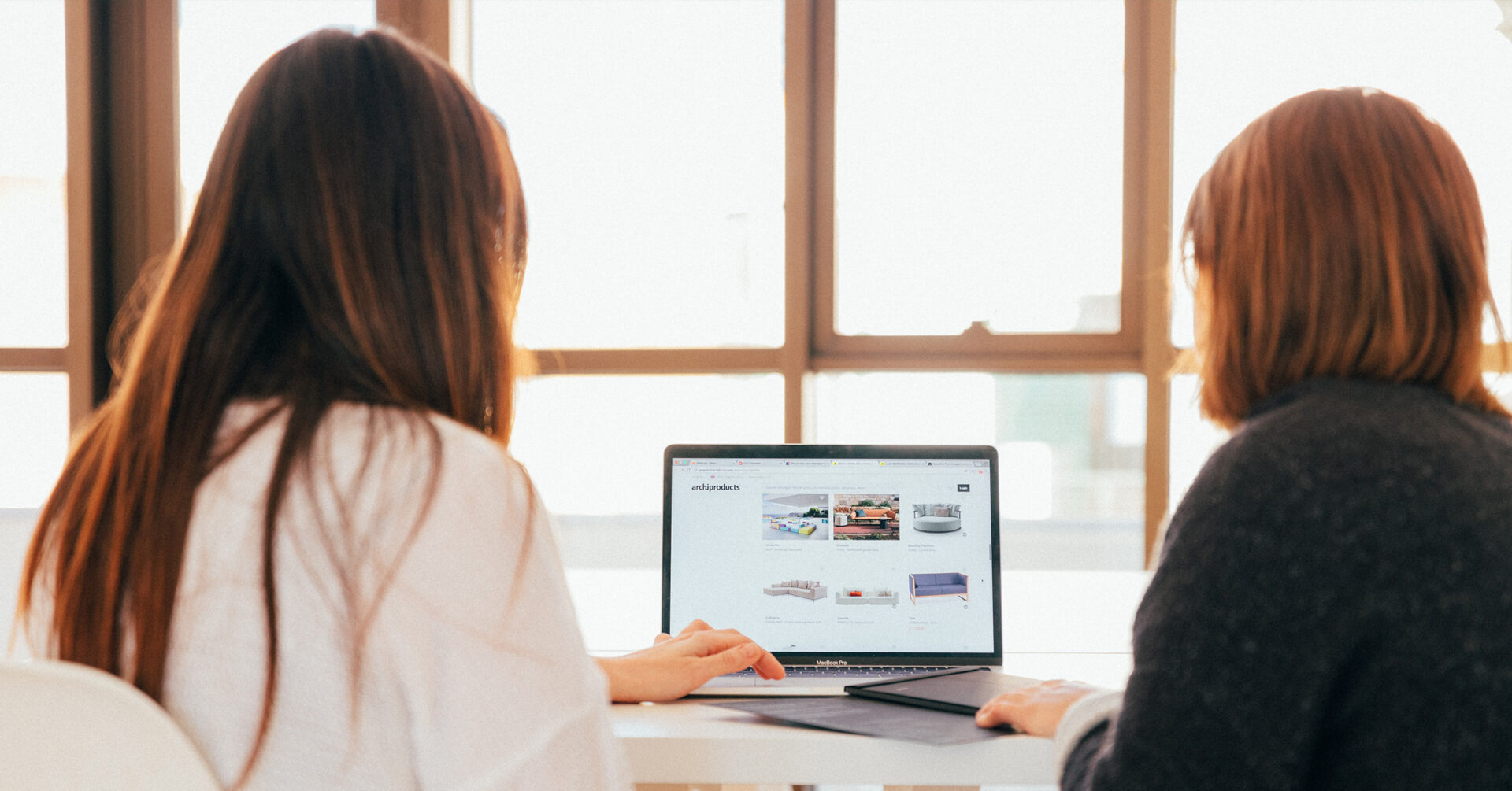 More Companies and Employees Actively Discussing AI, Based on Studies