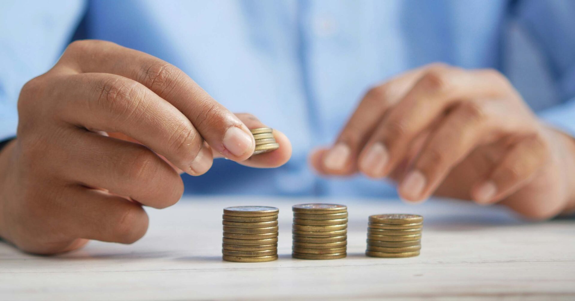 While the minimum daily wage in the National Capital Region is set to increase by PHP 35, labor groups are not happy with the approved wage hike.