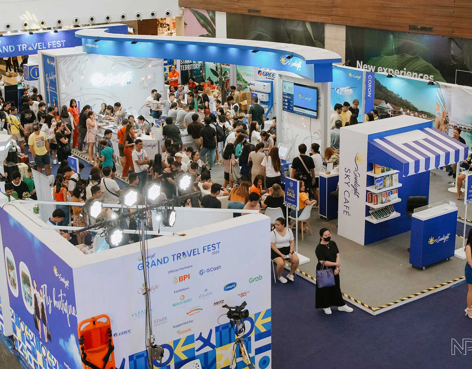 At the Grand Travel Fest 2024 of Sunlight Air, travel enthusiasts can take advantage of exclusive discounted offers at partner hotels and PHP 5 fare deals.